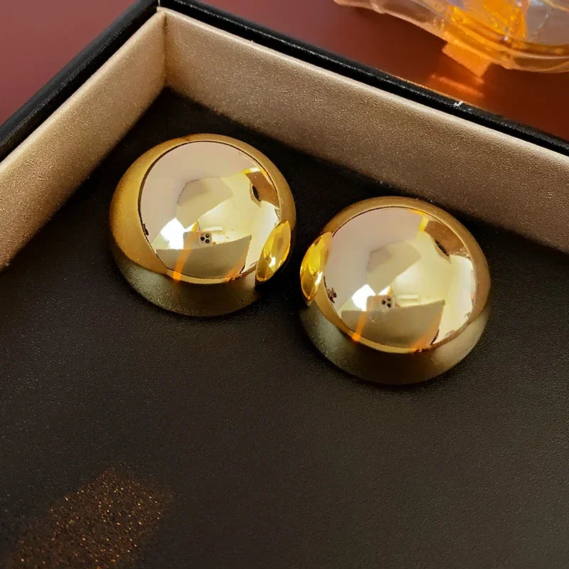 Eliza Round Earrings
