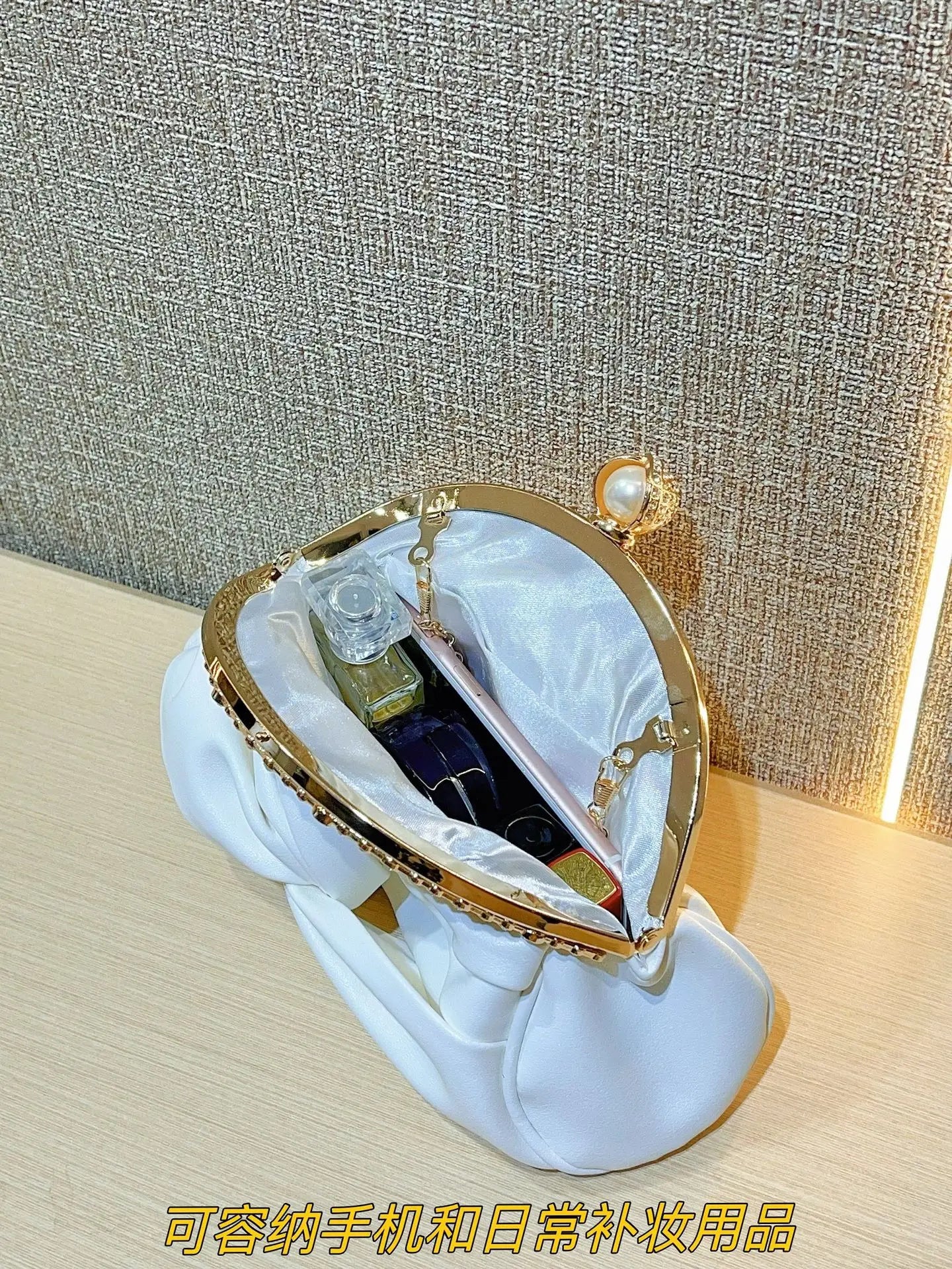 Mackenzie Clutch Bags