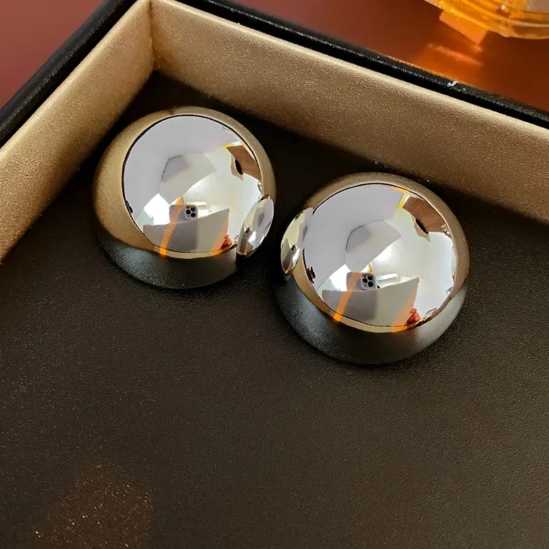 Eliza Round Earrings