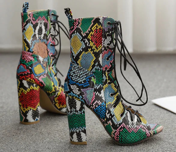 Savannah Hollow Heel