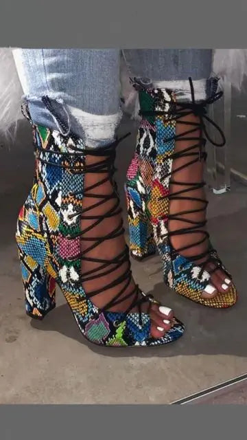 Savannah Hollow Heel